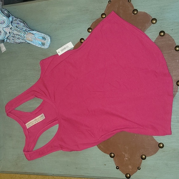 🆕️ Pink Tank - Picture 2 of 7